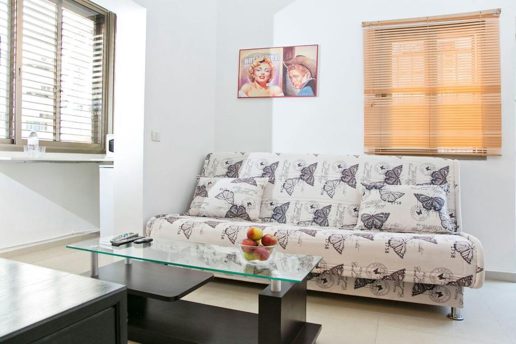 Miraks Ge'Ula Apartment Tel Aviv Bagian luar foto