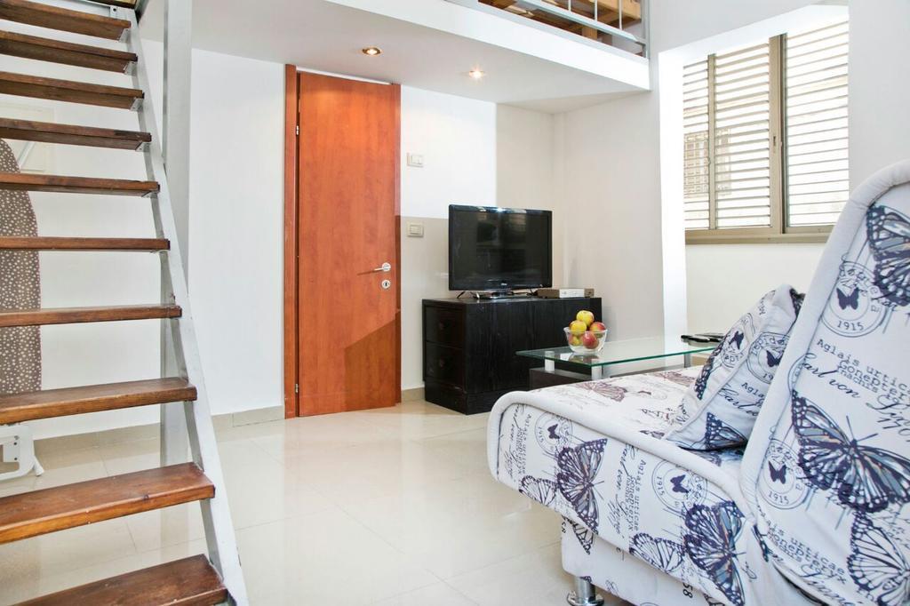 Miraks Ge'Ula Apartment Tel Aviv Bagian luar foto