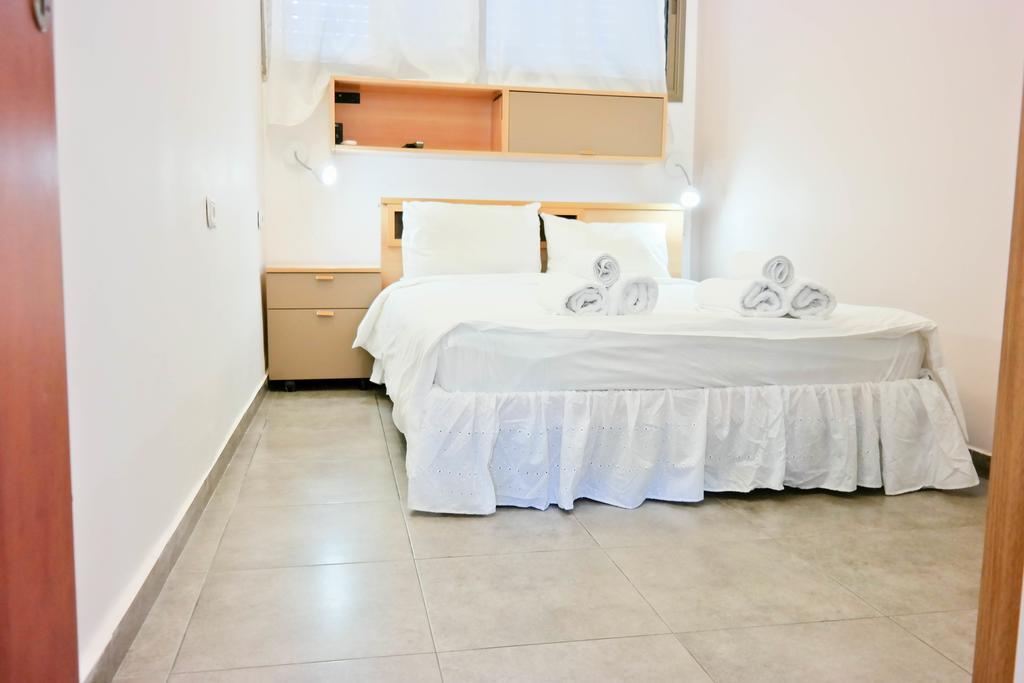 Miraks Ge'Ula Apartment Tel Aviv Bagian luar foto