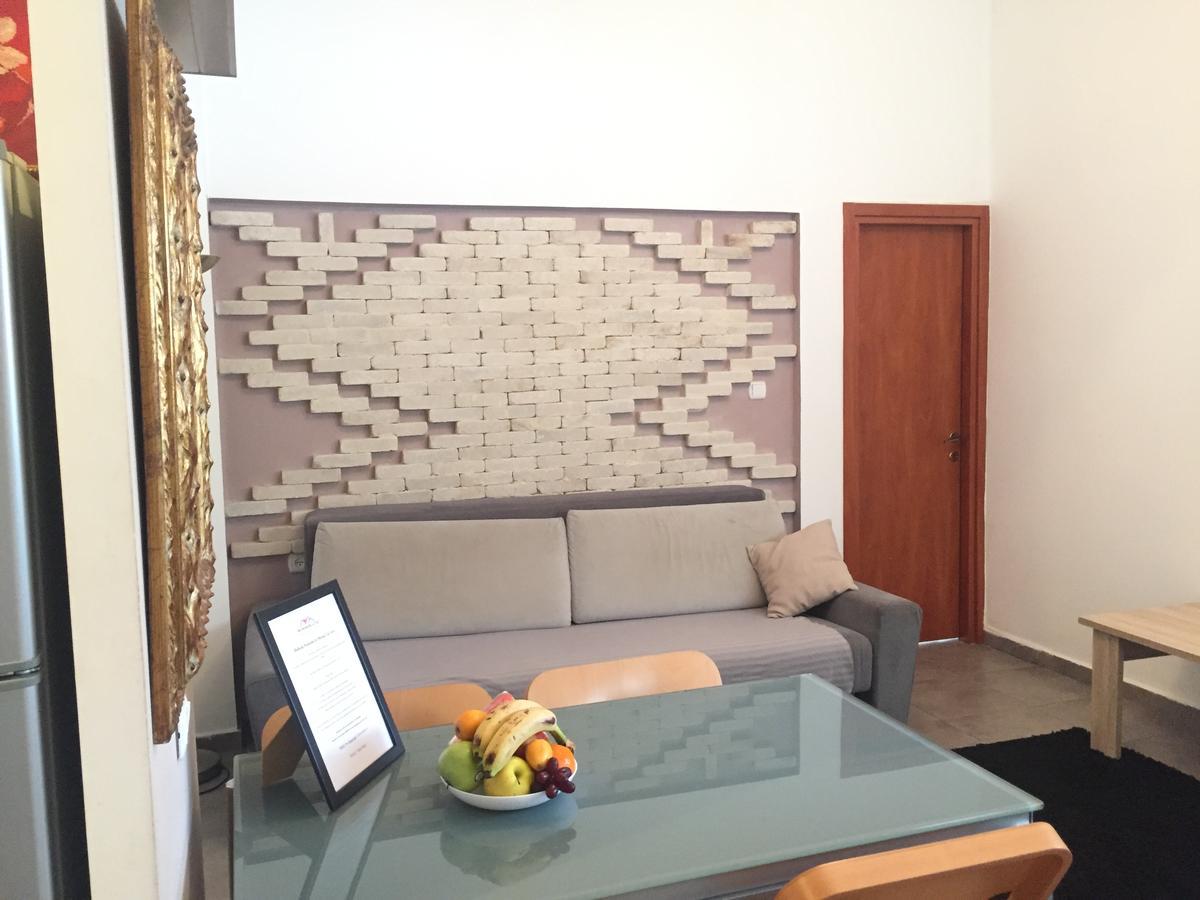Miraks Ge'Ula Apartment Tel Aviv Bagian luar foto